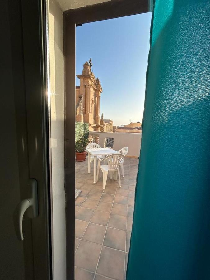 La Casa In Piazza Hotel Теразини Екстериор снимка