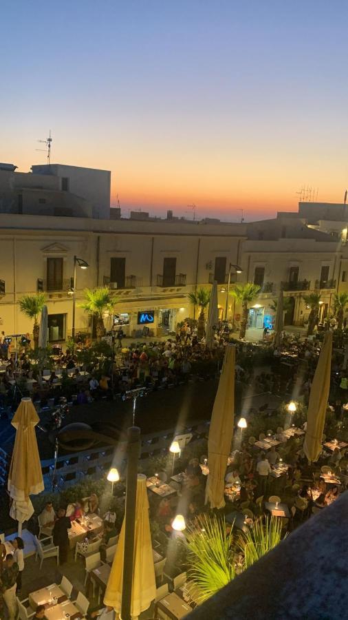 La Casa In Piazza Hotel Теразини Екстериор снимка